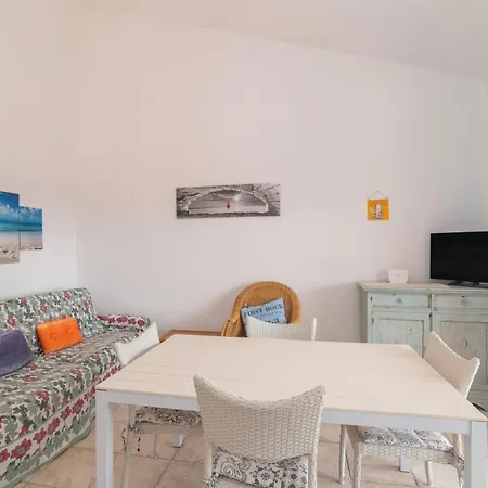 Apartment Villino Gli Oleandri Porto Istana